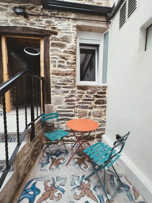 Outdoor dining - Go Compostela Apartment (6pax) (Sarria)