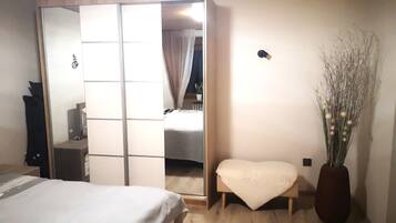 2 chambres, fer et planche à repasser, Wi-Fi gratuit, draps fournis