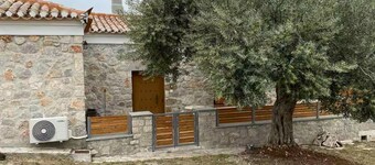 Demis and Sofias cozy House with indoor fireplace