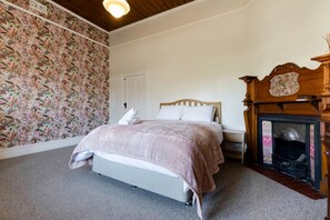 4 dormitorios, tabla de planchar con plancha, wifi y ropa de cama