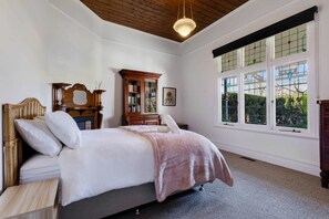 4 slaapkamers, een strijkplank/strijkijzer, wifi, beddengoed