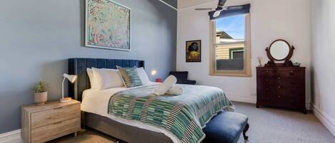 4 chambres, fer et planche à repasser, Wi-Fi, draps fournis