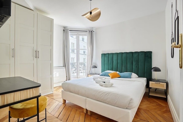 3 bedrooms, iron/ironing board, WiFi, bed sheets
