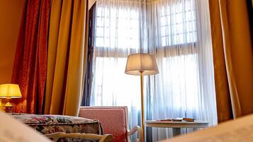 Chambre Double Supérieure, baignoire, vue parc | Bureau, espace de travail pour ordinateur portable, Wi-Fi gratuit