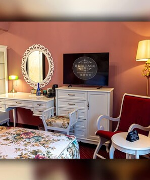 Balcony Double Room | Desk, laptop workspace, free WiFi