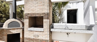 Studio em Cotia com piscina e lazer completo
