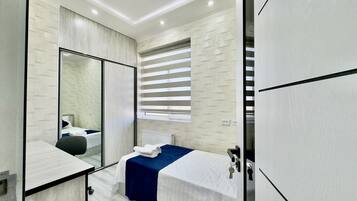 2 camere, una scrivania, ferro/asse da stiro, Wi-Fi gratuito