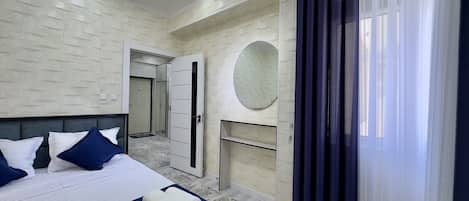 2 bedrooms, desk, iron/ironing board, free WiFi