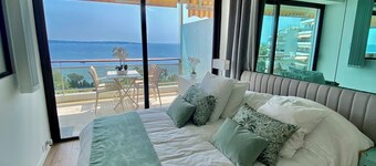 SEAFRONT PANORAMIC VIEW IN SUPER CANNES LUXURY DESIGN SWIMMING POOL TENNIS