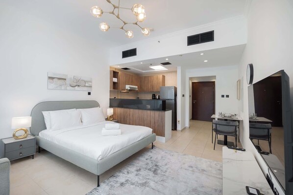 Iron/ironing board, WiFi, bed sheets