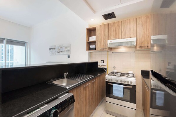 Fridge, microwave, oven, stovetop