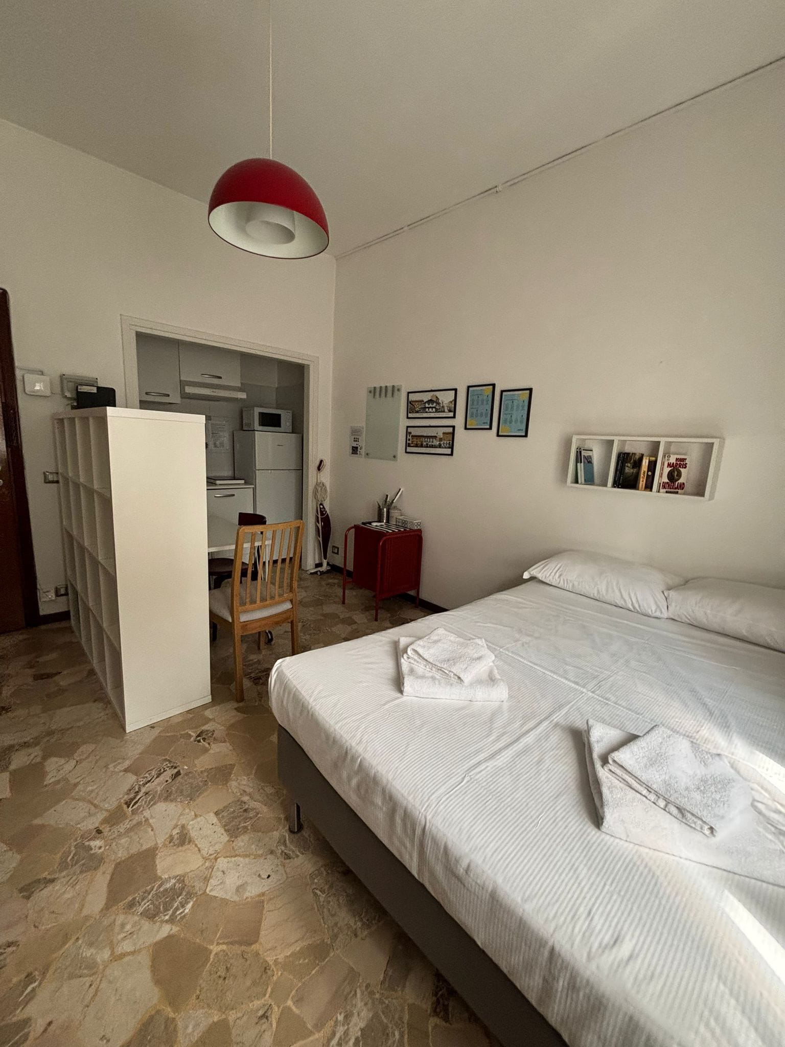 Fer et planche à repasser, Wi-Fi gratuit, draps fournis