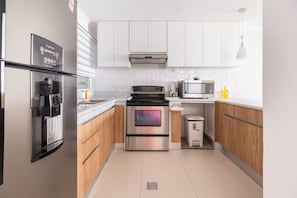 Condo, 2 Bedrooms, Accessible, Patio | Interior