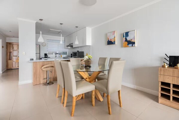 Condo, 2 Bedrooms, Accessible, Patio | Dining room