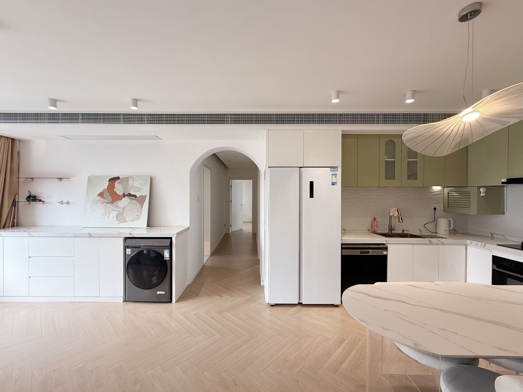 Micro-ondes, four, plaque de cuisson, lave-vaisselle