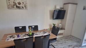 Dining - Belisima Delux - One Bedroom Apartment With Sea View (Rab)