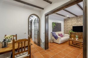 TV - Holiday Home 'Abuelo Manuel' with Sea View, Wi-Fi & Air Conditioning (Granadilla)