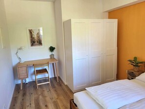 1 bedroom, iron/ironing board, free WiFi, bed sheets - To complete (Oberschleißheim)
