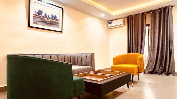 Suite | Living area