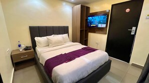 Single Room | Living area