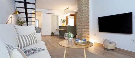 Apartment (1 Bedroom) | Wohnbereich