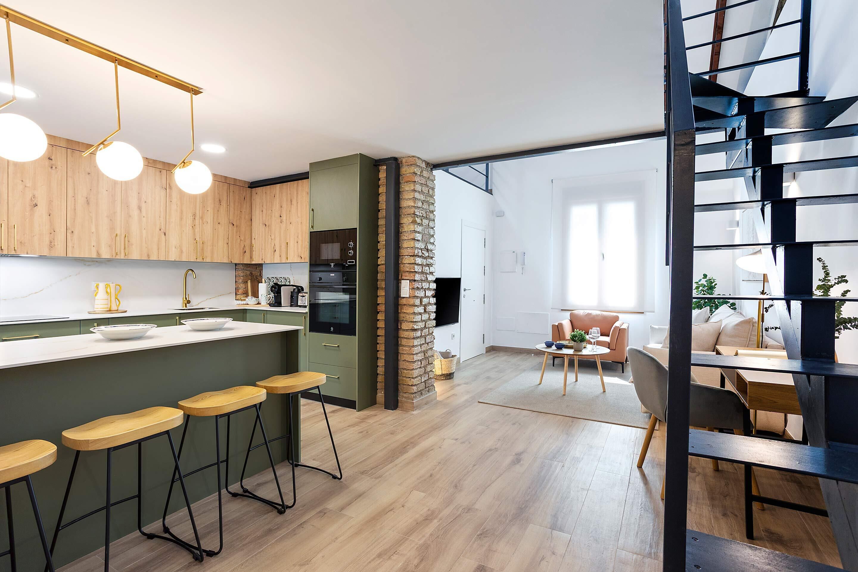 Apartment (1 Bedroom) | Private kitchen | Full-size fridge, microwave, oven, stovetop