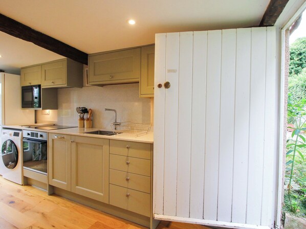 Lavavajillas y utensilios de cocina