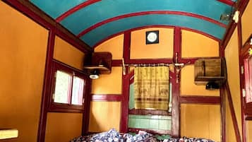 1 dormitorio y ropa de cama