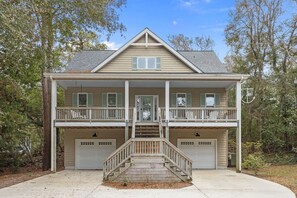 Unclassified image, 4 of 48, button