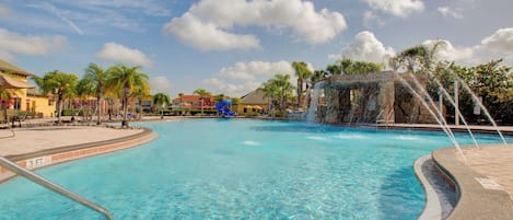 House (4 Bedrooms) | Property amenity