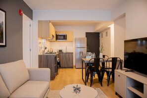 Apartment - w Magnificent 2BR w/ Balcony in Miraflores (Lima)