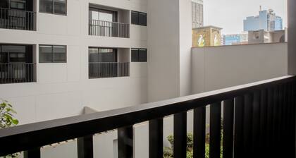 w Magnificent 2BR w/ Balcony in Miraflores
