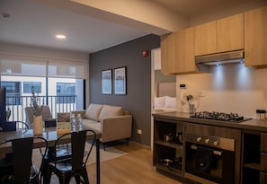 House | 2 bedrooms - w Magnificent 2BR w/ Balcony in Miraflores (Lima)