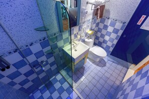 舒適雙人房, 陽台, 部分海景 | 書桌、遮光布/窗簾、免費無線上網