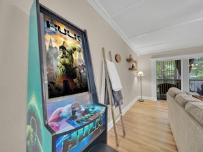 Interior - Gatlinburg Condo-Walk to Ober-Arcade Game-Fireplace (Gatlinburg)