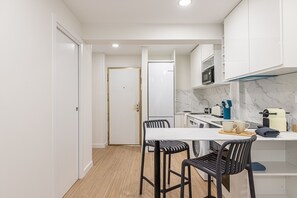 冰箱、微波炉、烤箱、洗碗机