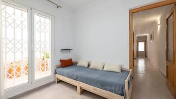 2 Schlafzimmer, BĂŒgeleisen/BĂŒgelbrett, WLAN, BettwĂ€sche