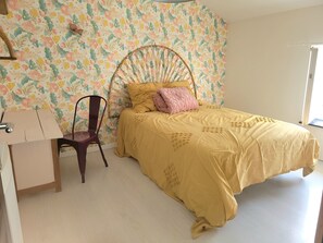 3 bedrooms, iron/ironing board, WiFi, bed sheets - Charming house with swimming pool. Center Castres (Castres)