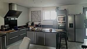 Private kitchen - Charming house with swimming pool. Center Castres (Castres)