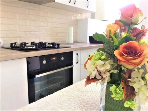 Fridge, microwave, oven, stovetop