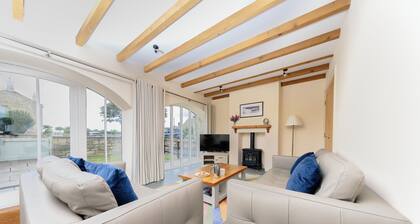 A beautifully restored cottage, sitting on the stunning Northumbrian coastline.