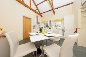 Dining - 
A beautifully restored cottage, sitting on the stunning Northumbrian coastline. (Warkworth)