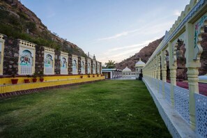 Garden - Badi Garh Resort (Udaipur)