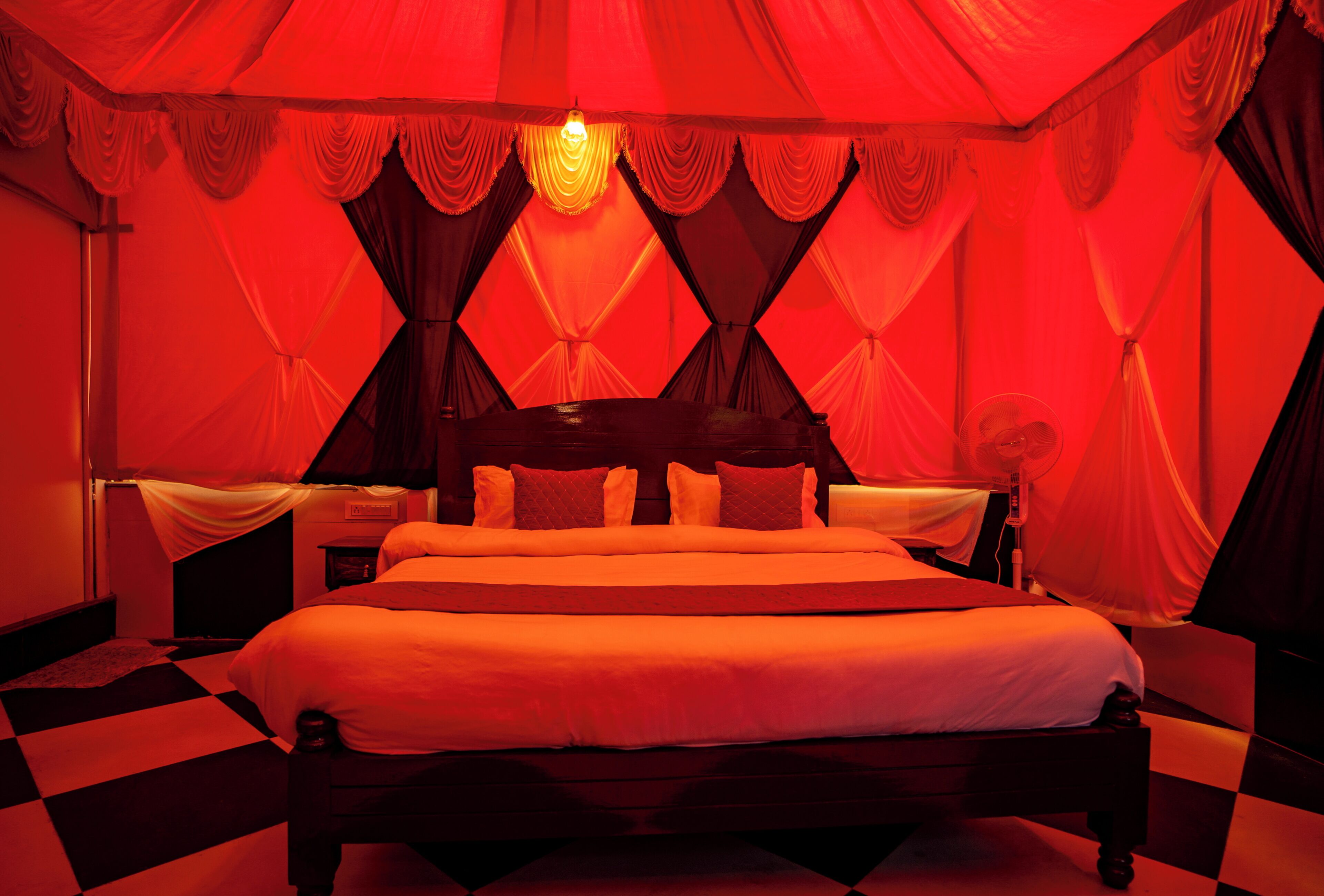 Gazebo | Desk, free WiFi