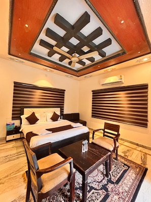 Superior Room | Desk, free WiFi