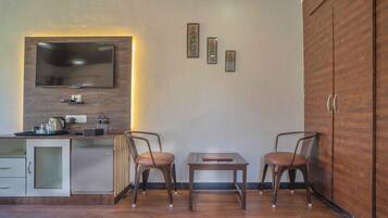 Habitación doble clásica | Escritorio y wifi gratis