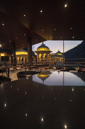 Breakfast, lunch, dinner and brunch served - Badi Garh Resort (Udaipur)