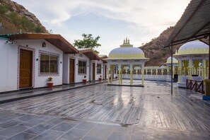 Terrace/patio - Badi Garh Resort (Udaipur)