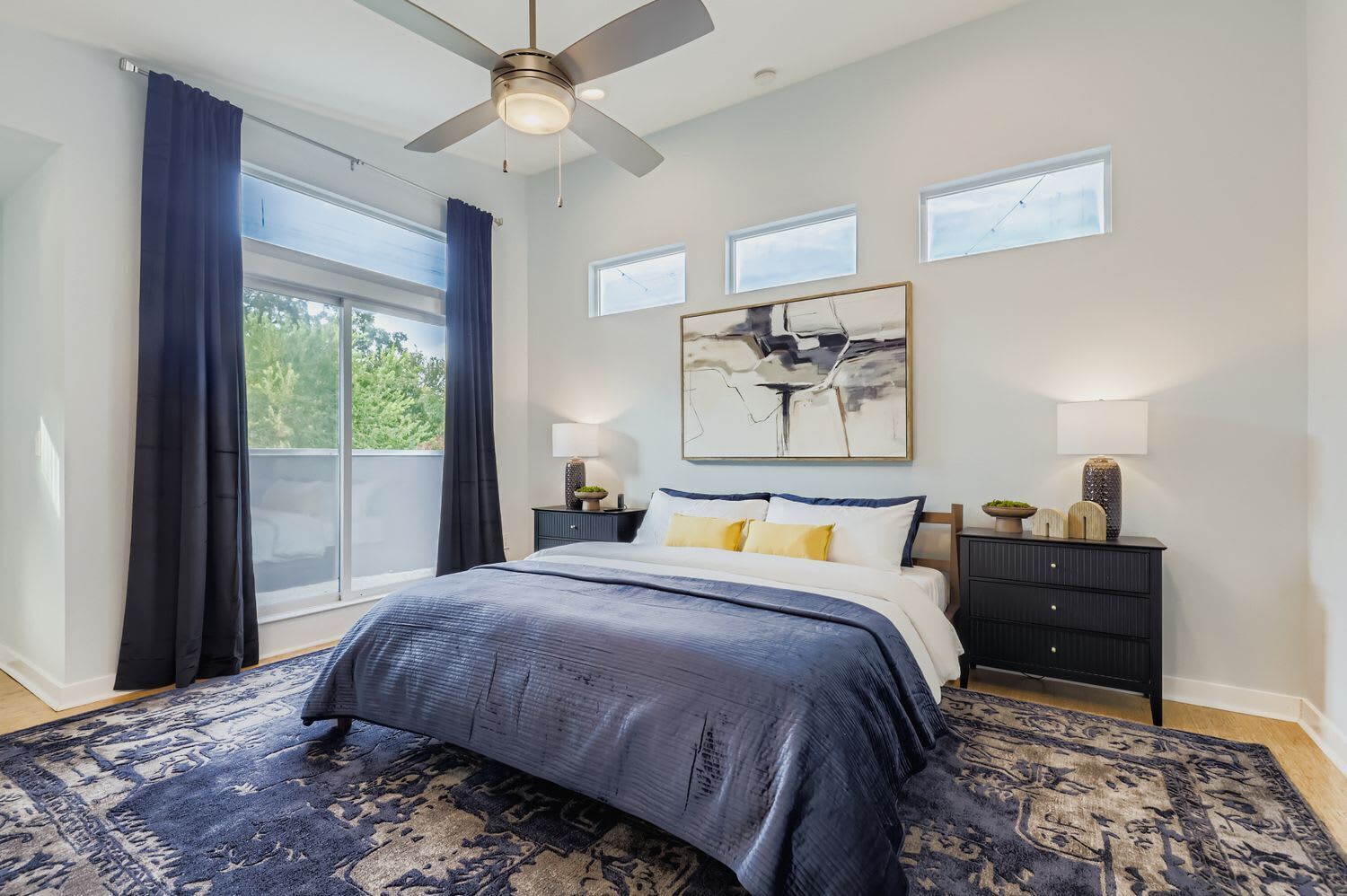 2 Schlafzimmer, Schreibtisch, Bügeleisen/Bügelbrett, Reisekinderbett