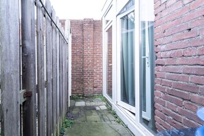 Exterior detail - Perfect for students or visitors: a 1-bedroom apartment near Tilburg University, with easy access to 013 Poppodium, Efteling, Safari Park Beekse Bergen, and the vibrant Piushaven nightlife. (Tilburg)